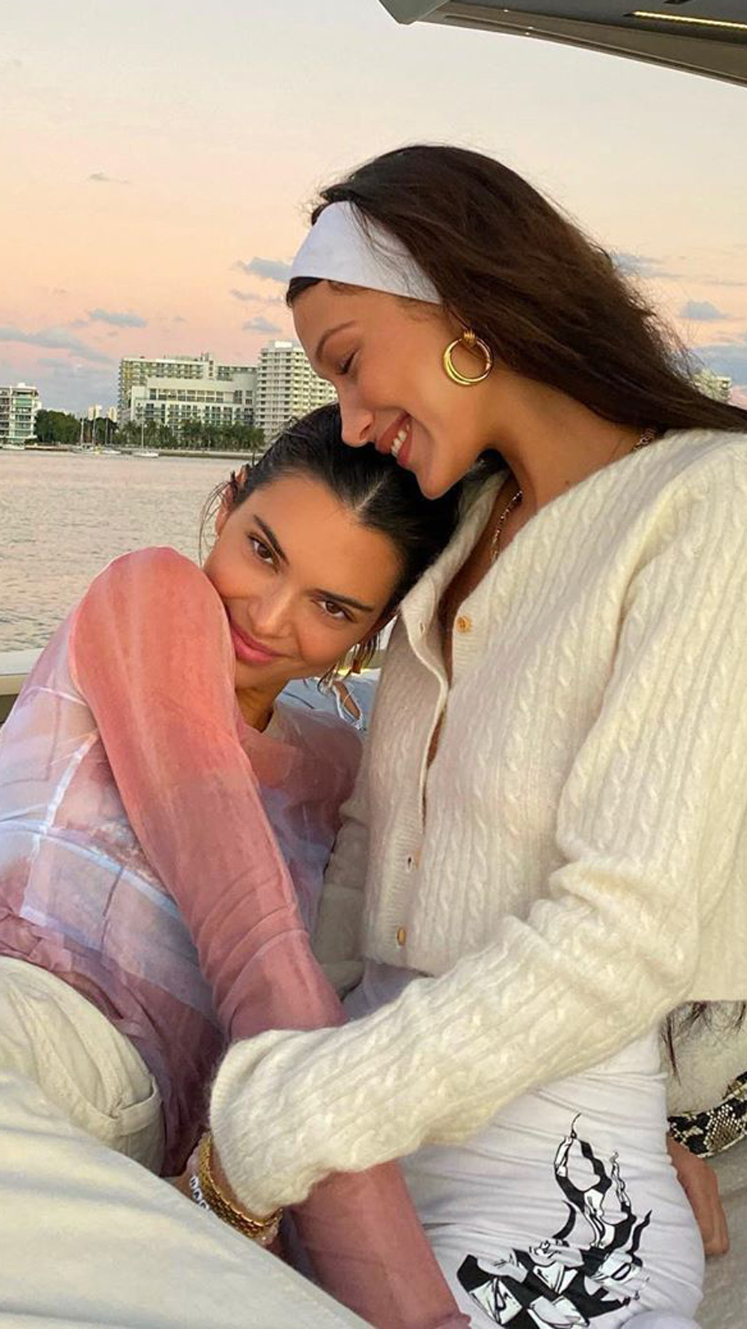 Inside Bella Hadid and Kendall Jenner's Miami Girls' Trip - E! Online - AU